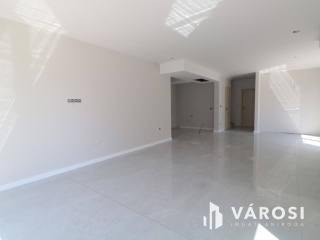 Baktói ikerház,minőségi kulcsrakész kivitelben.