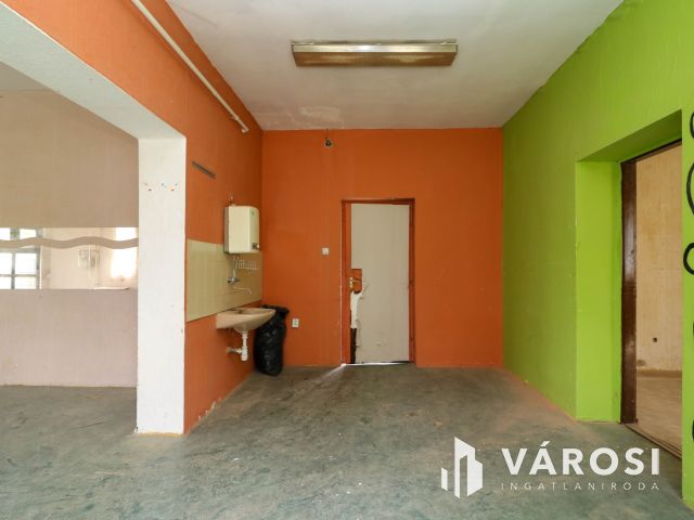 Kiadó ingatlan műhelynek, üzletnek vagy raktárnak