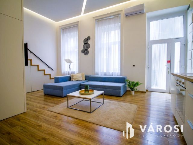 Modern garzon kiadó az Opera mellett