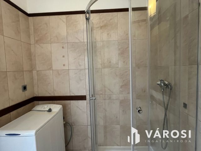 Debrecen Belváros Simonffy Utcai 3 Szoba Nappalis Lakás!!!
