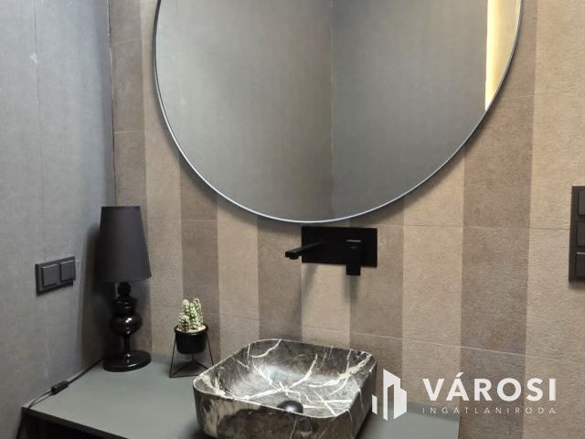 Exkluzív otthon Debrecen belvárosában!