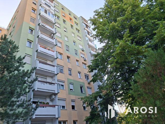 Eladó 42 m²-es lakás Veszprémben