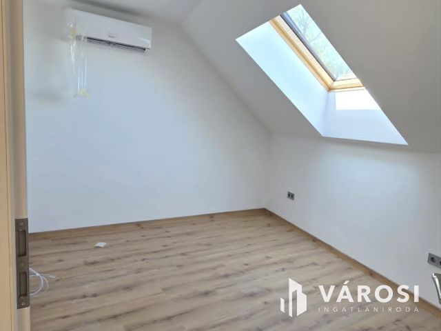 Belvárosi élet egy modern új építésű lakásban-Debrecen